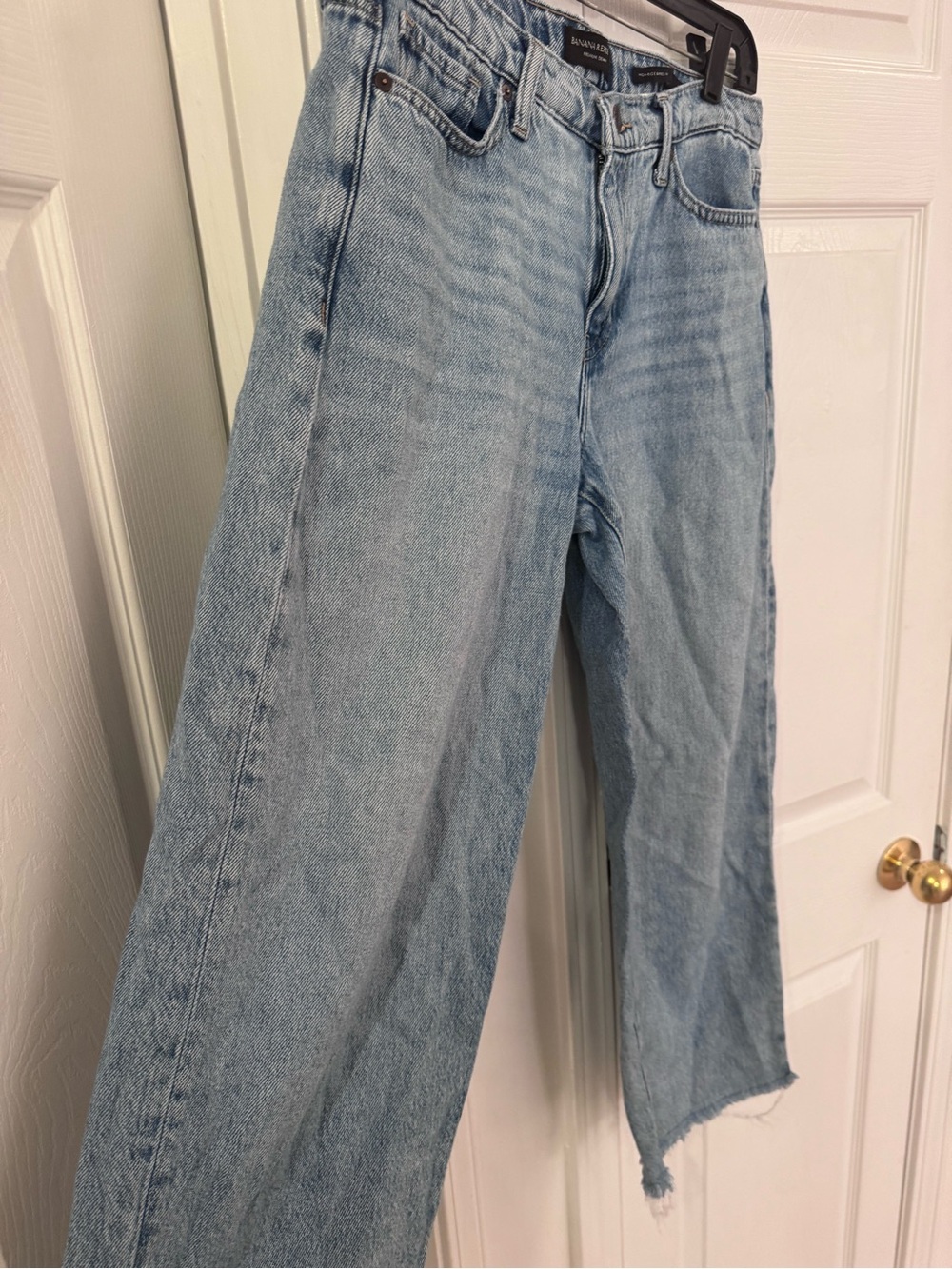 Banana Republic Barrel Fit Light Wash Jeans - Picture 5 of 12